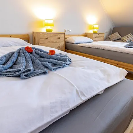 7 068 Apartment