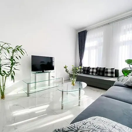 Apartment 7 068