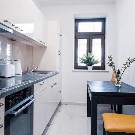 7 068 Apartament *